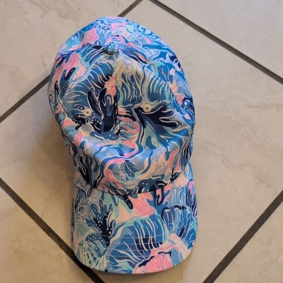 Lilly Pulitzer Run Around Hat Shade Seekers Saltwater Blue Pink Coral Print main image 4